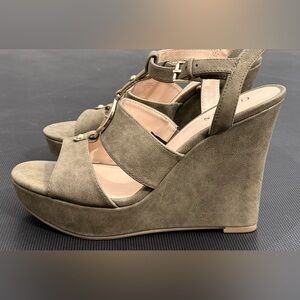 GUESS Olive Suede Platform Wedge Sandals with T-Strap
